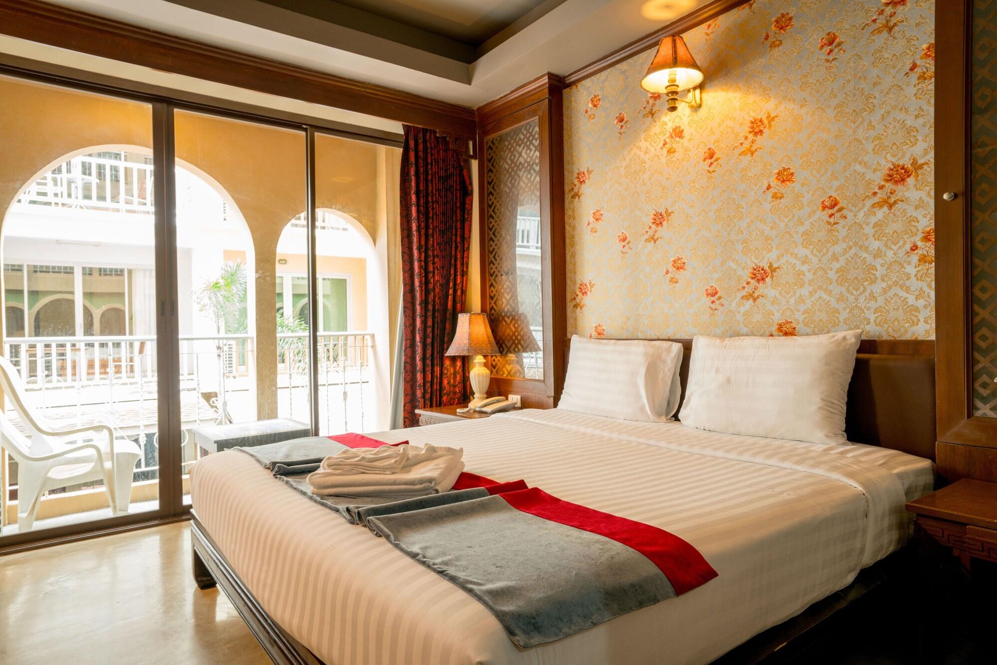 Hotel Minatale Phuket à Patong Extérieur photo
