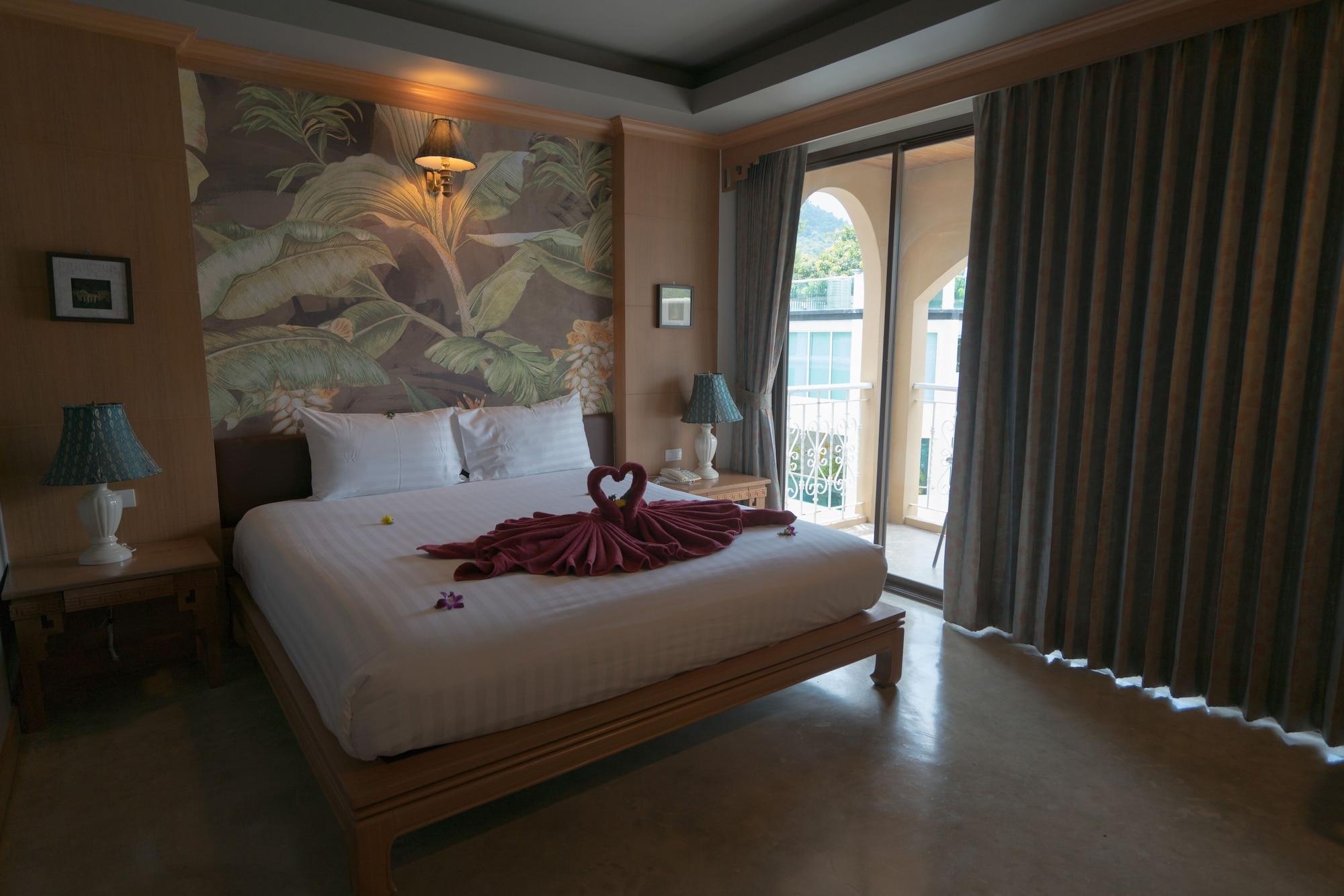 Hotel Minatale Phuket à Patong Extérieur photo