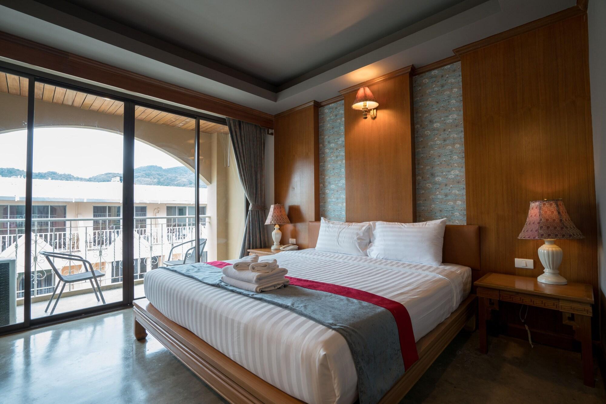 Hotel Minatale Phuket à Patong Extérieur photo