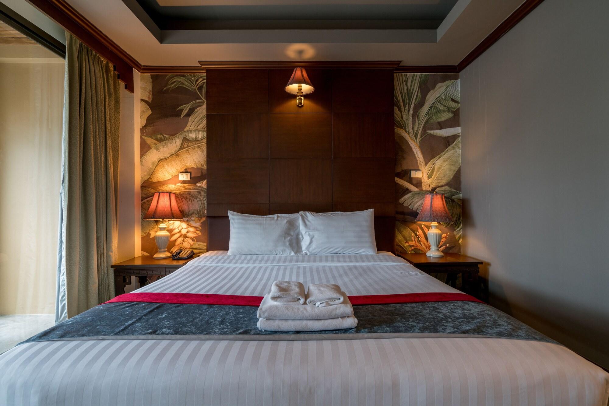 Hotel Minatale Phuket à Patong Extérieur photo