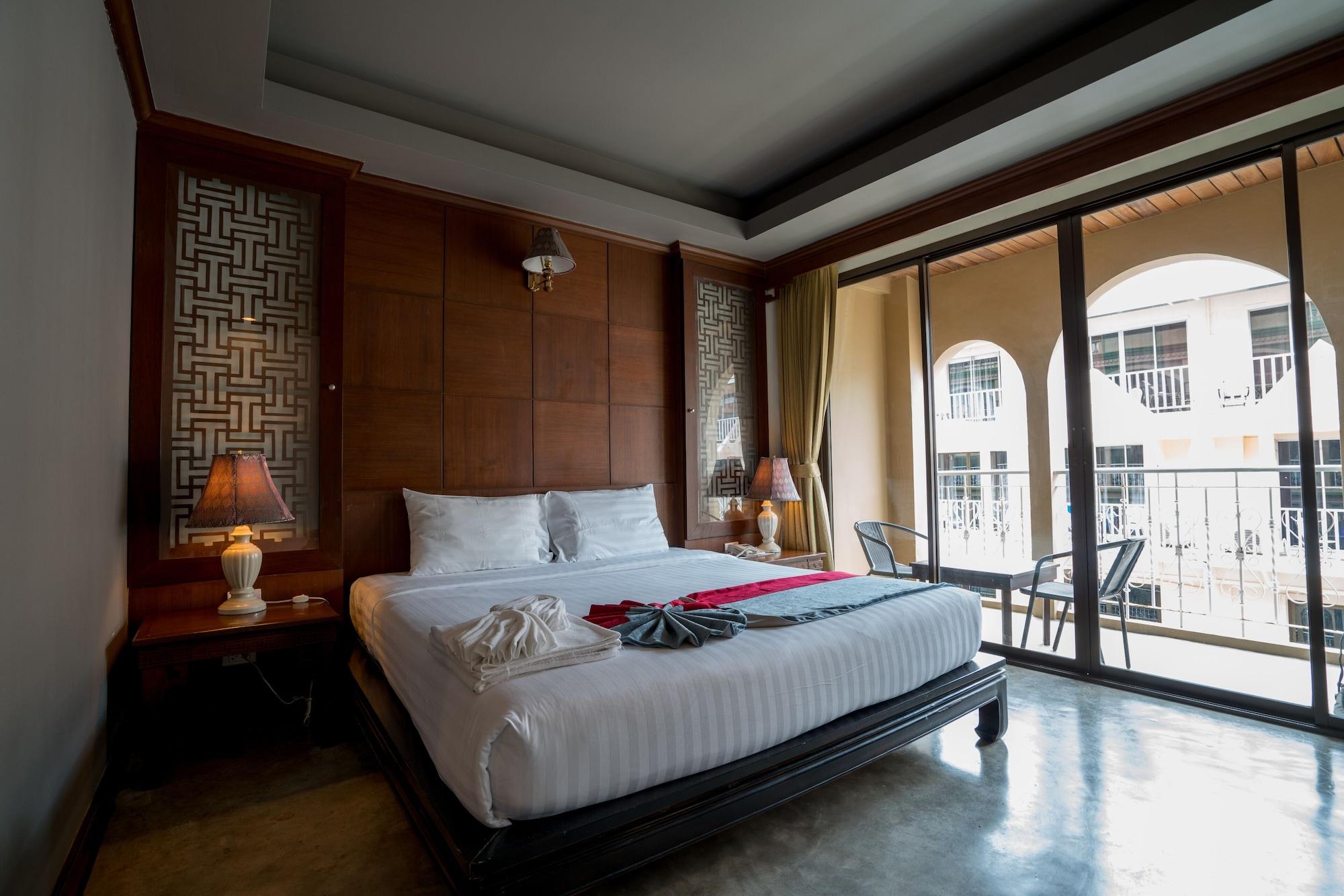 Hotel Minatale Phuket à Patong Extérieur photo