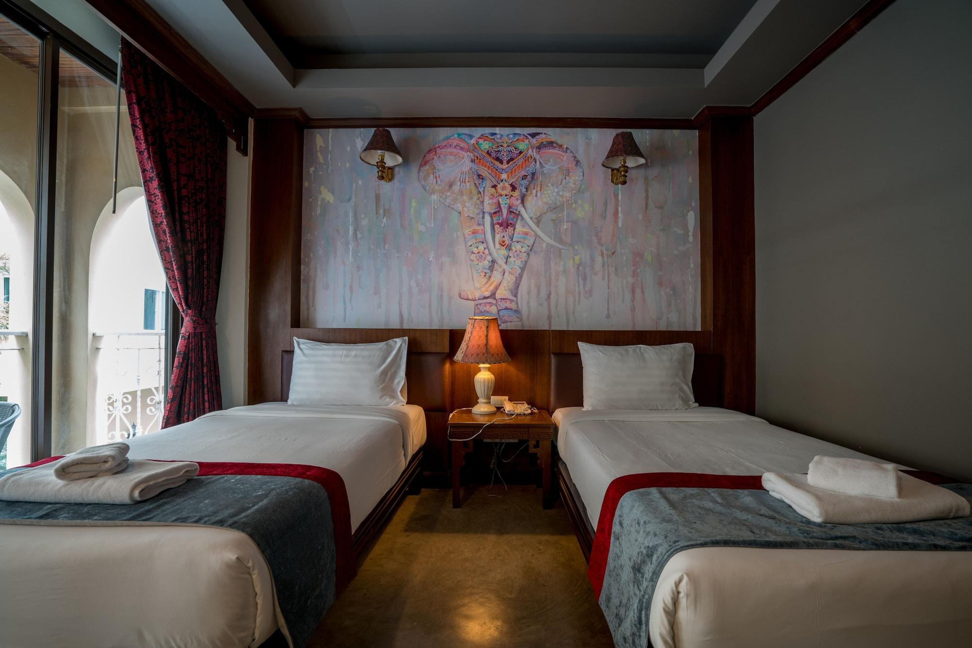 Hotel Minatale Phuket à Patong Extérieur photo