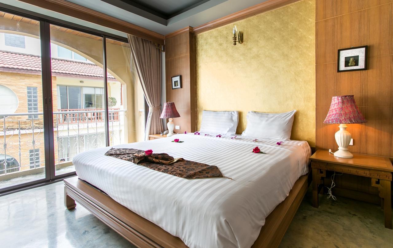 Hotel Minatale Phuket à Patong Extérieur photo