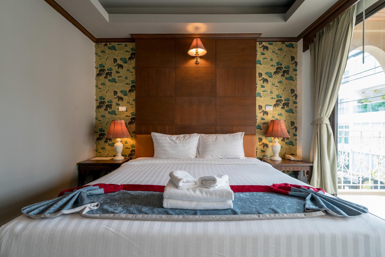 Hotel Minatale Phuket à Patong Extérieur photo