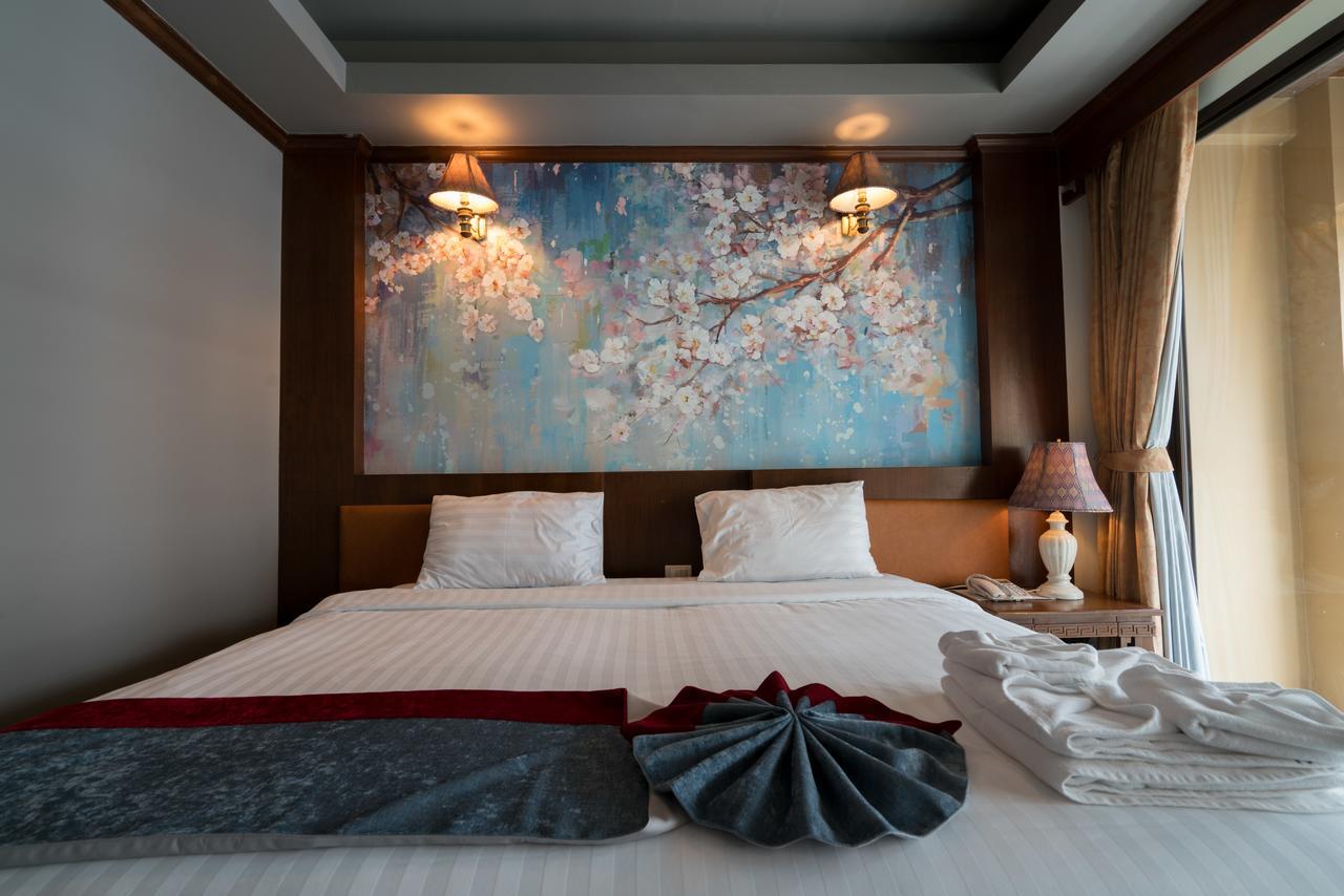Hotel Minatale Phuket à Patong Extérieur photo