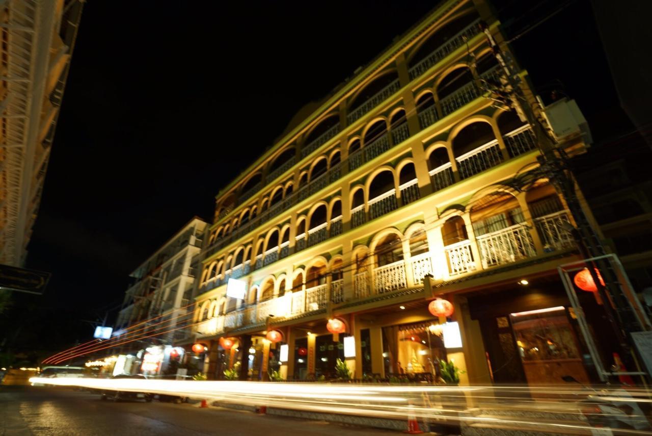 Hotel Minatale Phuket à Patong Extérieur photo