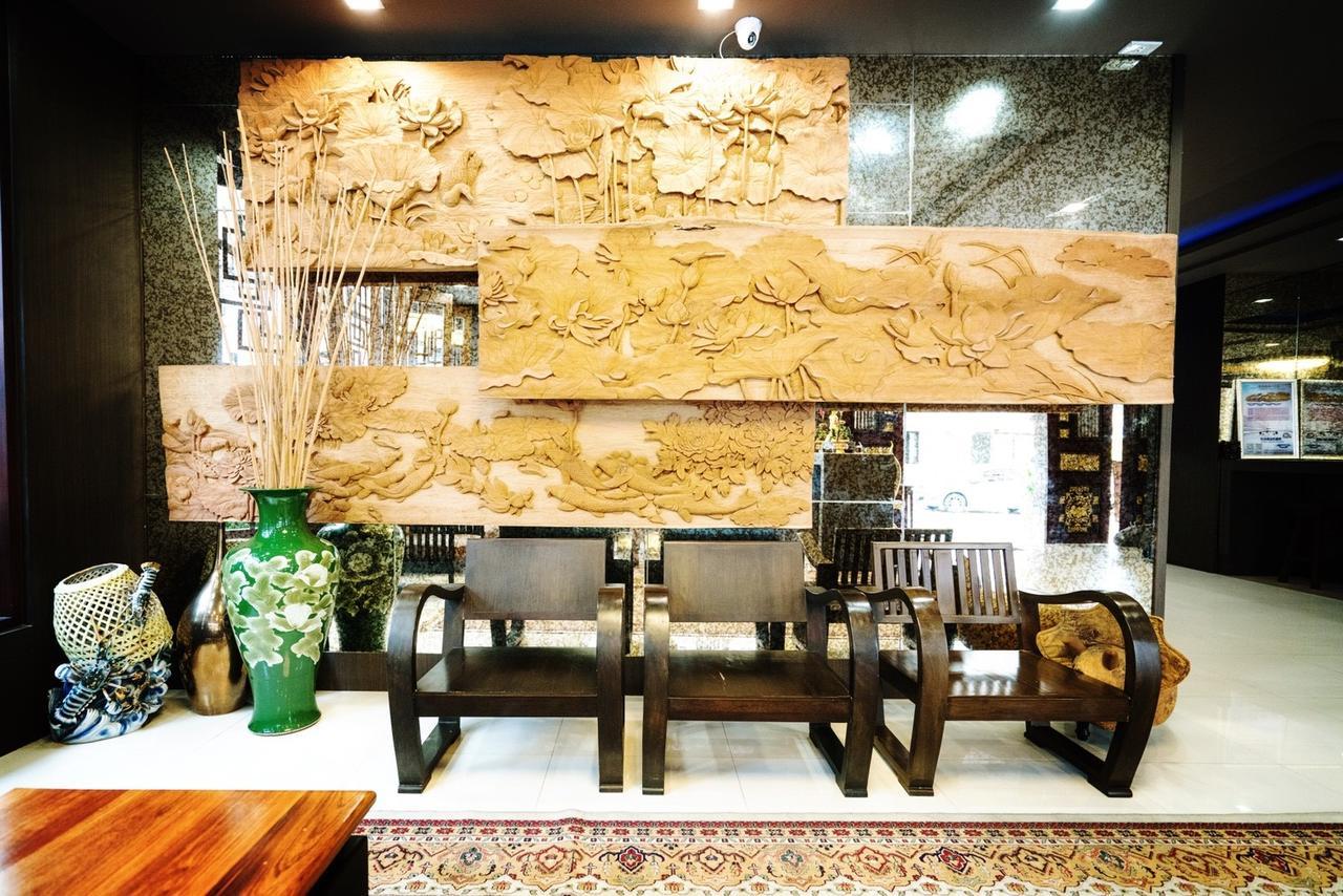 Hotel Minatale Phuket à Patong Extérieur photo