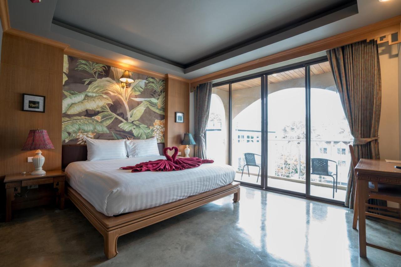 Hotel Minatale Phuket à Patong Extérieur photo